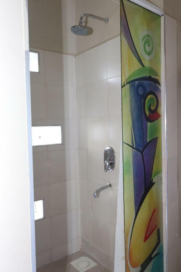 Metropole Hotel Kampala Zewnętrze zdjęcie